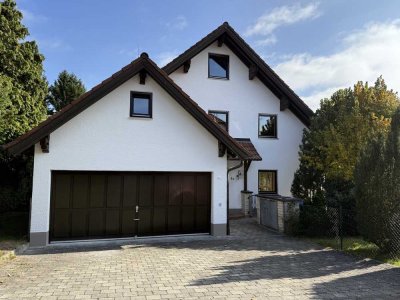 Geräumige 4-Zimmer Wohnung mit Garten in Neusäß