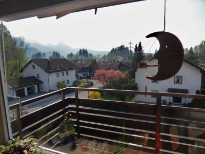 Am Waldrand, hell, ruhig, gemütlich