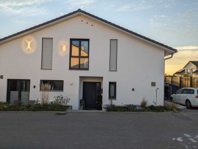 Freundliche Architekten-Doppelhaushälfte mit gehobener Innenausstattung und EBK in Großbottwar
