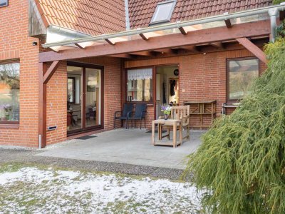 Zentral gelegenes EFH auf großem Grundstück und Möglichkeit eines Solarparks