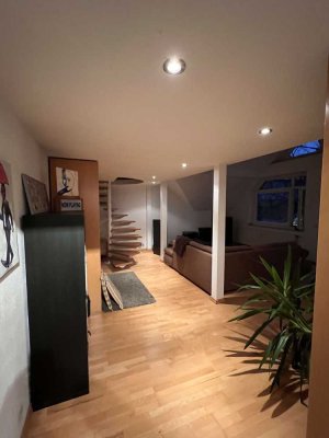 Sonnige sanierte Dachgeschosswohnung