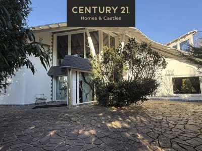 Designer Villa auf ca. 450 m² Wohnfläche mit traumhafter parkähnlicher Gartenanlage