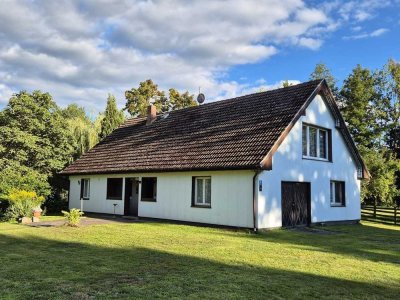 traumhaft schönes Grundstück mit älterem Wohnhaus direkt am Fließ der Kleinen Spree in Burg-Kauper