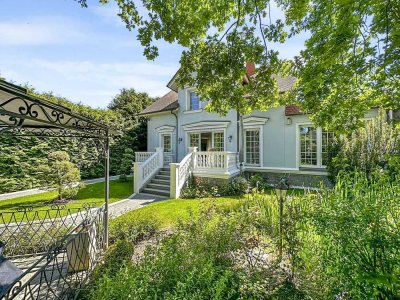 Exquisites Anwesen mit vielen Annehmlichkeiten in ruhiger Lage: Eleganz, Qualität und Komfort