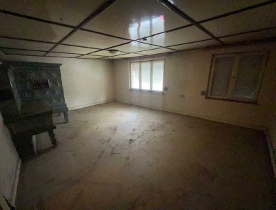 Sanierungsobjekt mit Charme: Einfamilienhaus und Scheune für kreative Handwerker