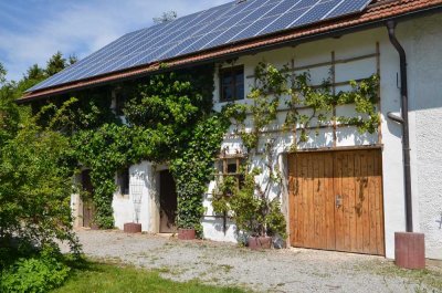 Ehemaliges Bauernhaus mit großem Garten