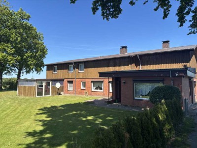 Großes Wohnhaus mit 2 Wohnungen und Ausbaureserve in Feldrandlage