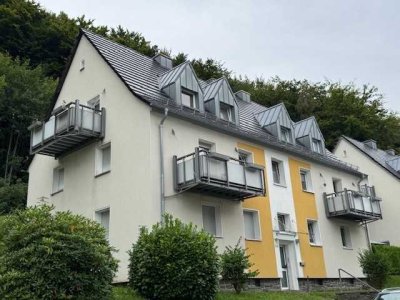 Dachgeschoss-Wohnung mit Balkon - wärmegedämmtes Objekt