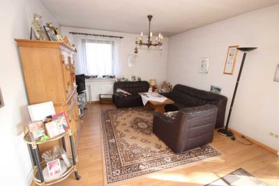 Helle Eigentumswohnung im 1. OG: 3 Zimmer, 2 Bäder, 2 Balkone, Kellerraum, PKW-Stellplatz