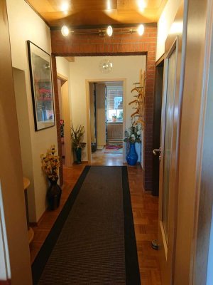 Bezugsfertiges, ansprechend möbliertes und technisch voll funktionsfähiges Büro zu vermieten