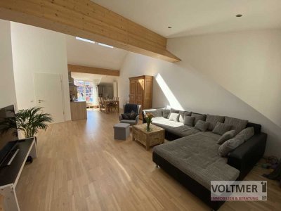 SCHMUCKSTÜCK - möblierte Altbauwohnung mit großzügiger Dachterrasse im Nauwieser Viertel!