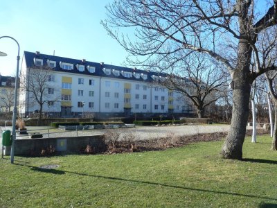 PROVISIONSFREIE WOHNUNG IM DACHGESCHOSS