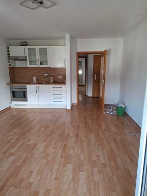 Ansprechende und gepflegte 2-Zimmer-Wohnung mit Balkon und Einbauküche in Mönchengladbach