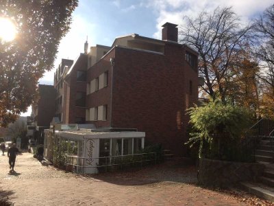 Vollständig renovierte 3-Zimmer-Wohnung mit Balkon und EBK in Reinbek