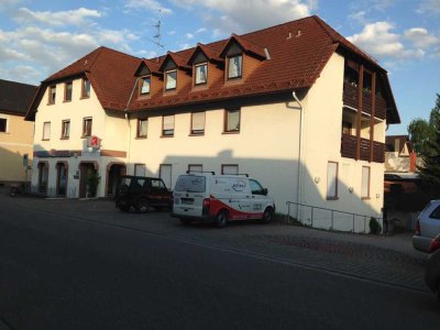 Aparte Eigentumswohnung mit 2 Zimmern in einem Wohn-und Geschäftshaus in Reilingen