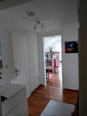 Familienfreundliche 4-Zimmer-Dachgeschosswohnung mit Balkon in Linkenheim-Hochstetten