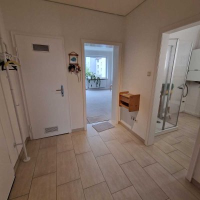 Anleger oder Selbstnutzer! Schöne 3 Zimmer Wohnung mit hellen Räumen und Balkon in zentraler Lage