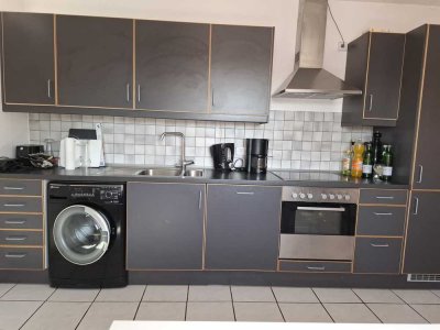 Kapitalanleger aufgepasst! Studentenwohnung (für 3 bis 4 Studenten) nur 3 min. Fussweg zur Uni