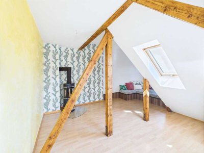 Wunderschöne DG-Wohnung mit Terrasse und Kamin
