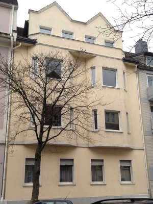 Oberes Gerresheim * gepflegter Altbau * sehr gut geschnittene, modernisierte Etagenwohnung