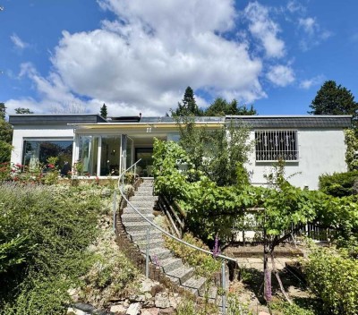 Großer Bungalow mit wunderschönem Garten!