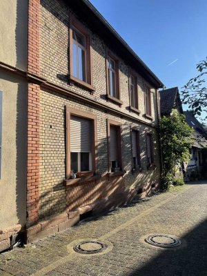 Stilvolle 3-Zimmer-Altbauwohnung mit zus. Mansarde in gehobener Innenausstattung inmitten Heppenheim