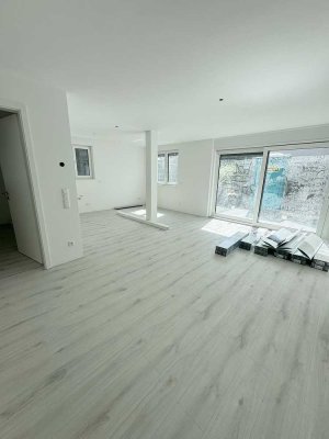 Neubau in Köln-Niehl ! Modernes Wohnen mit Rhein-Flair - HELLE 3 Zimmer im EG mit Terrasse !!!