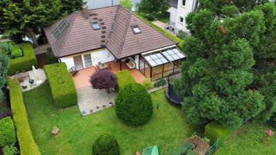 Attraktives 3-Familienhaus  mit großzügigem Garten, gemütlichem Kamin und flexibler Raumaufteilung