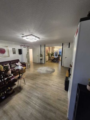 Gut ausgestattete 4-Zimmer-Wohnung mit Balkon im 1. OG in Bochum-Dahlhausen