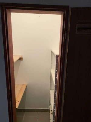 3 Zimmer Erdgeschosswohnung mit 2 Stellpätzen in Düren