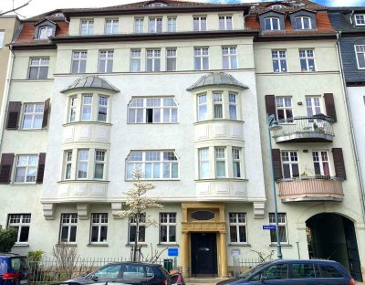 2-Zimmer Stilaltbauwohnung im Gründer- und Jugendstil geprägten Damenviertel
