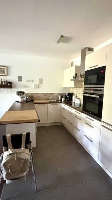 Top gepflegte ETW: 2 Zi. ,      84 m2,  1. OG. KEINE MAKLERKOSTEN