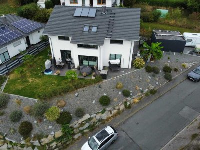 Sofort einziehen!  Einfamilienhaus mit Einliegerwohnung
