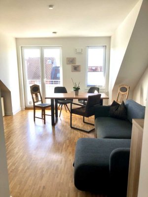 Möbliertes WG-ZIMMER in DG-Whg, ruhig und zentral Norderstedt Mitte für ca. 25 Tage/Monat