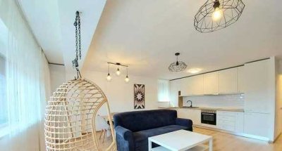 Freundliche und vollständig renovierte 1,5-Raum-Wohnung mit Balkon und Einbauküche in Kellinghusen