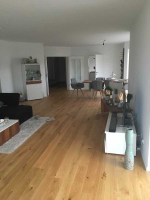 Helle, moderne Wohnung in Bornheim - Zentrale Lage.