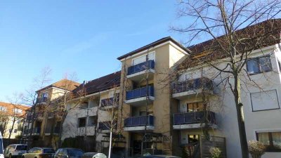 Charmante 2-Zimmer-Wohnung im Dachgeschoss mit Balkon