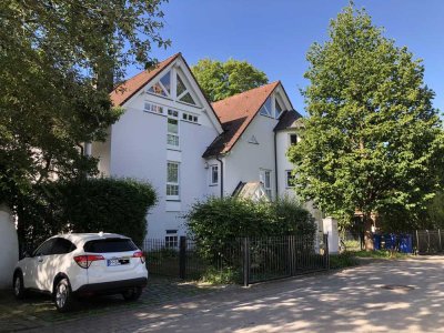 Gepflegte  4-Zimmer-Wohnung mit Balkon in ruhigem Haus