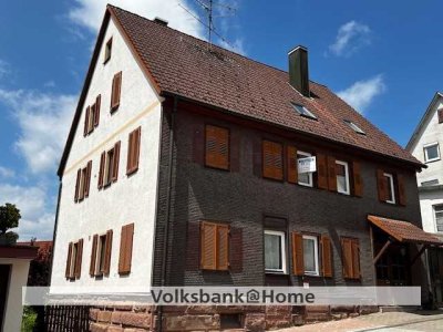 Saniertes Haus mit 2 Wohnungen im Zentrum von Dornstetten mit Garten