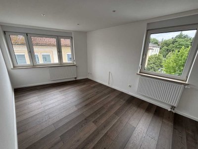 Moderne Wohnung, zentrale Lage, mit Küche