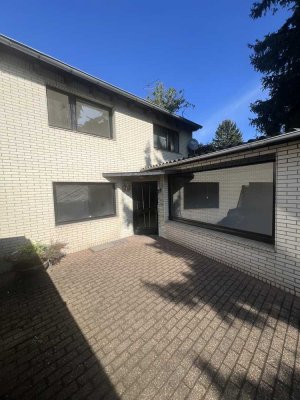 Charmante Doppelhaushälfte mit 4 Zimmern in Pulheim - Mit Sanierungspotenzial