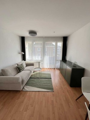 Neu renovierte 1-Zimmer Wohnung voll möbliert, neue EBK und Balkon