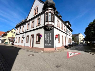 Moderne 2-Zimmer-Wohnung in der Innenstadt mit Einbauküche und Dachterrasse!