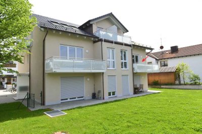 Kleine Exklusive 2-Zimmer-Wohnung  mit Einbauküche  ab 01.072025 oder 15.07.25 zu vermieten.