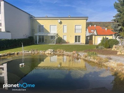 Doppelhaushälfte (Bild linke Seite) mit Garten zu vermieten