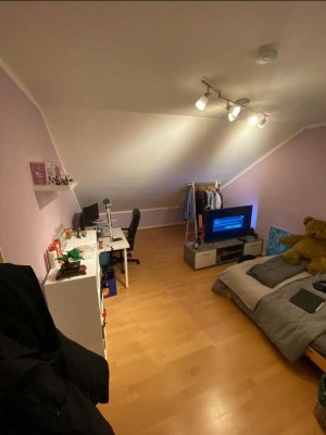 WG-Zimmer in Altdorf – 480 € warm (inkl. Internet, Strom, GEZ)