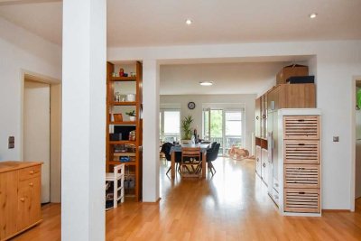Zooviertel! Traumhafte Wohnung mit Balkon und Einbauküche