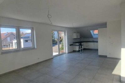 Wohnung (DG) - ERSTBEZUG in einem Drei-Familienhaus in Schwaigern-Stetten