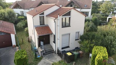 Freistehendes Einfamilienhaus mit großem Garten in ruhiger Lage