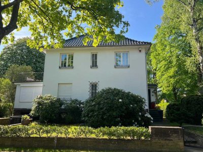 Gepflegtes 8-Zi.-Haus mit Garage in Hamburg-Marienthal